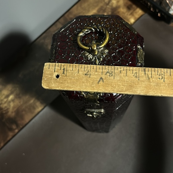 Vintage Y2K 90’s Wine/ Liquor wooden crocodile print box holder - Picture 11 of 11